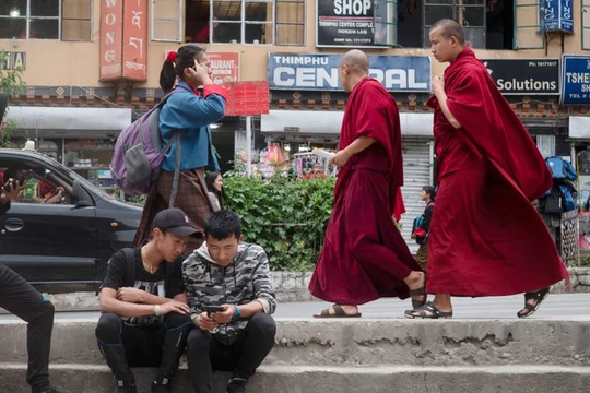 Quốc gia "hạnh phúc nhất thế giới" ra quyết định khiến thế giới ngỡ ngàng: Sau 1 năm, cái kết thành phũ phàng
