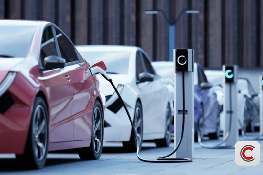 Mỹ ép IEA từ bỏ Net Zero: Liệu xe xăng có hồi sinh, xe điện có thất sủng?