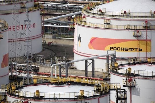 Phát hiện mạng lưới bí mật kinh doanh dầu Nga trị giá ít nhất 90 tỷ USD 