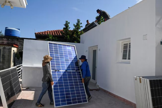 Cuba thiếu điện trầm trọng, láng giềng Việt Nam mang đến tin vui
