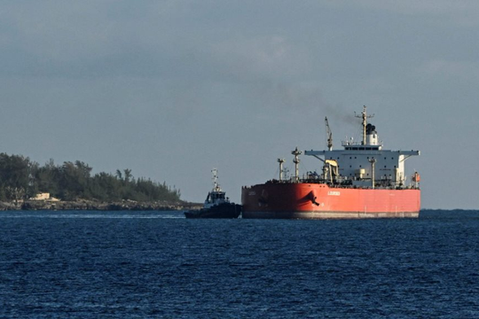 Giữa tâm bão trừng phạt và khủng hoảng năng lượng, tàu chở nhiên liệu của Nga bất ngờ tiến đến Cuba

