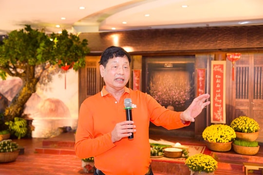 Cổ đông FPT “khổ” vì AI?