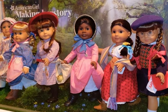 Biểu tượng tuổi thơ American Girl đặt cược vào “kidult”: Người lớn có cứu được thị trường búp bê?