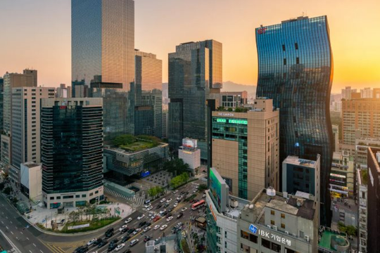 Chứng khoán Hàn Quốc cao kỷ lục, thị trường châu Á xanh mướt, 'bỏ ngoài tai' tuyên bố áp thuế của ông Trump