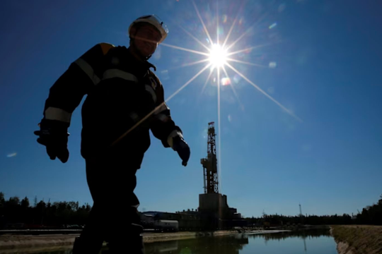 Nga khiến phương Tây chấn động: Bất ngờ phát hiện 'ma trận buôn dầu' thách thức lệnh trừng phạt, giúp Moscow mang về gần 100 tỷ USD