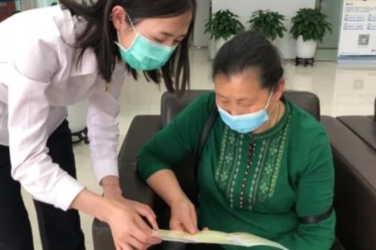 Khách gửi tiết kiệm 37 triệu đồng, 2 năm sau phát hiện đã mua bảo hiểm nhân thọ, ngân hàng khẳng định: “Không có chuyện lừa dối khách hàng nhưng vẫn trả lại 112 triệu”