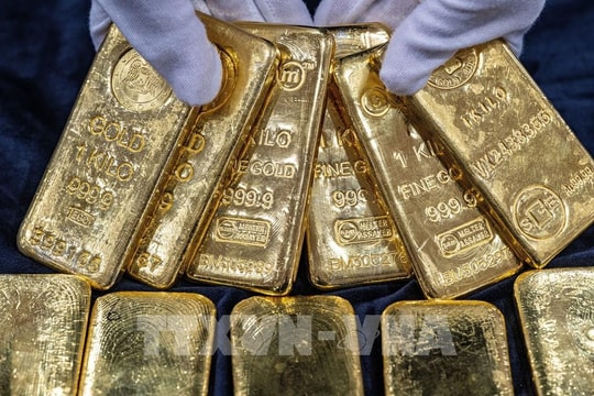 Một "tay to" gom thêm gần 8 tấn vàng trong một ngày