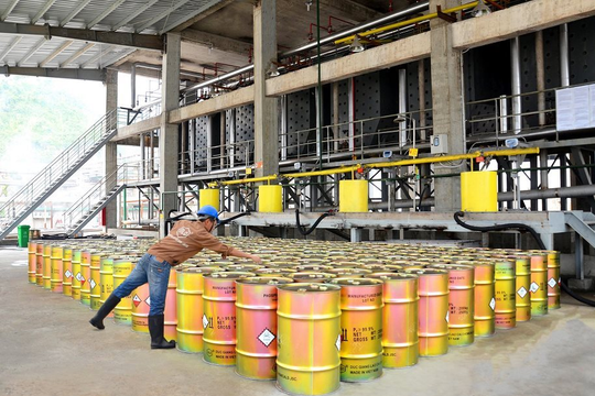 Hóa chất Đức Giang (DGC) 'bốc đầu' sau vụ nổ lớn tại một công ty sản xuất phốt pho vàng