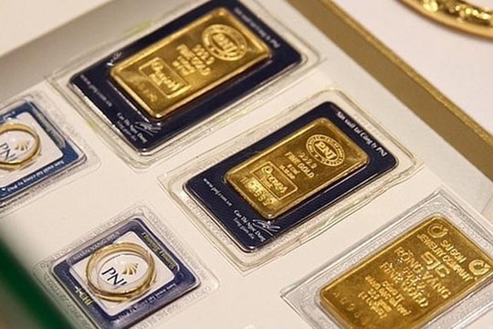 Doanh nghiệp bán vàng lớn nhất sàn chứng khoán “đón Rồng” làm cổ đông lớn trước vía Thần Tài