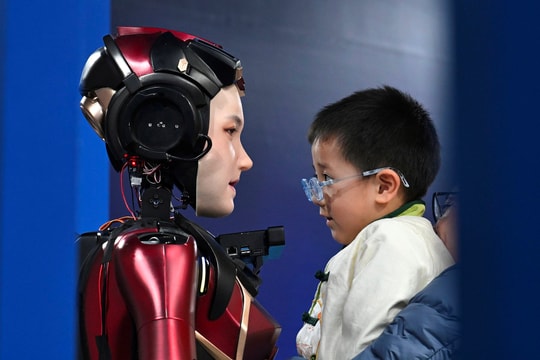 Nếu robot Trung Quốc được gọi bằng chữ "kinh ngạc", Mỹ là "ấn tượng" thì của Nga sẽ gọi bằng từ đặc biệt này