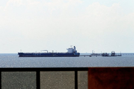 Ba tàu chở dầu cỡ lớn lên đường đến Venezuela bốc hàng, hướng đến một quốc gia Nam Á 