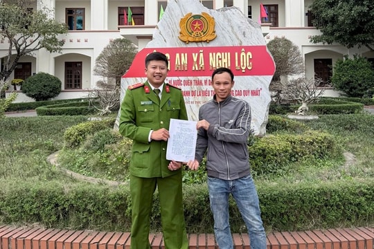 Chuyển khoản 350 triệu đồng qua tài khoản cá nhân: 2 người đàn ông SN 1991, 1992 phải làm rõ giao dịch chuyển tiền với công an 