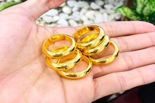 Giá vàng sáng 28/2 bật tăng mạnh