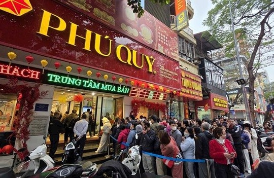 Giá bạc bật tăng hơn 6% phiên cuối tuần