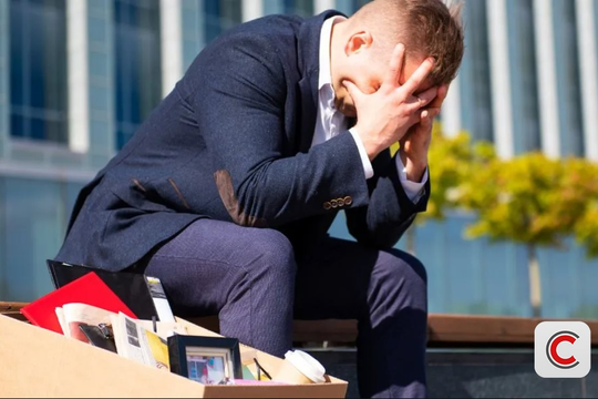 Nỗi lo sa thải hàng loạt bao trùm Phố Wall