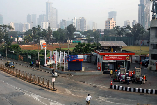 Đang trên đà vượt Đức và Nhật, nền kinh tế châu Á này bất ngờ chịu cú sốc từ xung đột Iran-Israel