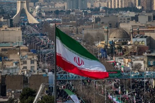 Top 3 thế giới về sản xuất "máu cho nền kinh tế", tăng trưởng GDP của Iran vẫn gần như bằng 0