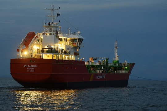 Một quốc gia BRICS họp khẩn vì xung đột Trung Đông, bất ngờ quay xe mua hàng triệu thùng dầu từ Nga