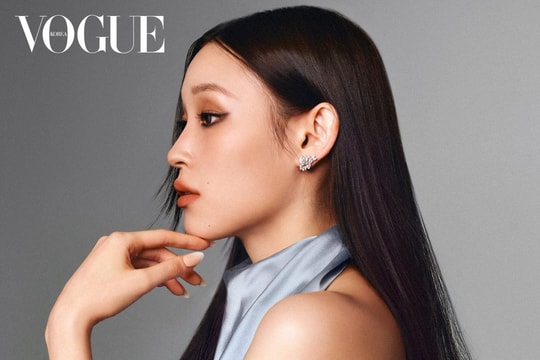 Công chúa 2002 của gia tộc Samsung gây sốt’: Mang toàn lắc tay, nhẫn, dây chuyền vàng, đồng hồ vàng hồng khảm xà cừ mới là điểm nhấn 