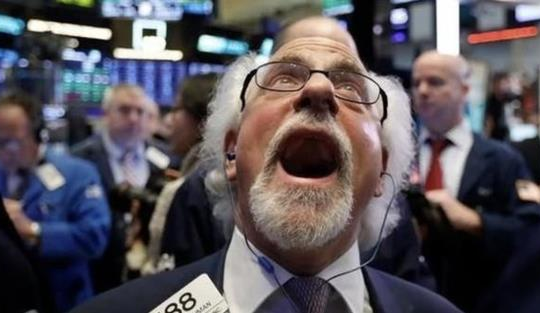 Khối ngoại thẳng tay bán ròng gần 1.800 tỷ đồng trong phiên VN-Index hồi phục, cổ phiếu nào bị "xả" mạnh nhất?