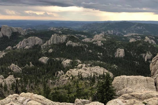 Phát hiện hầm trú ẩn “bất khả xâm phạm” của các tỷ phú giàu nhất thế giới