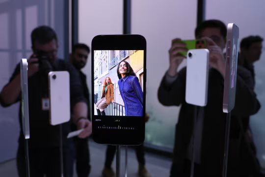 ‘Đòn hiểm’ của Apple khi bán iPhone giá rẻ giữa lúc khan hiếm chip bán dẫn