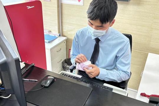 Nhân viên ngân hàng tự vay tín dụng hơn 1,5 tỷ đồng để đạt KPI rồi đột ngột qua đời, tòa tuyên bố: “3 đồng nghiệp liên quan phải trả nợ thay”