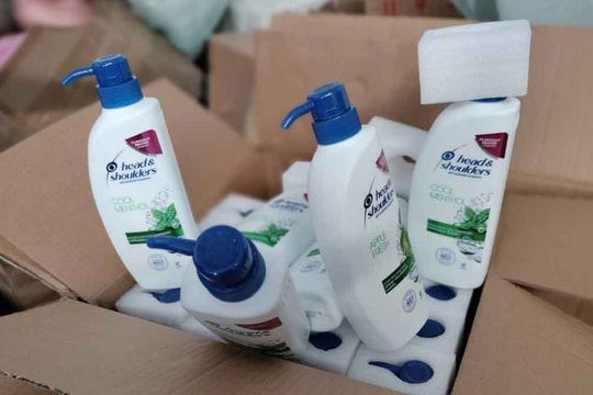 Đột kích một nhà kho, phát hiện hơn 223.000 chai dầu gội đầu, kem đánh răng giả trị giá 52 tỷ đồng