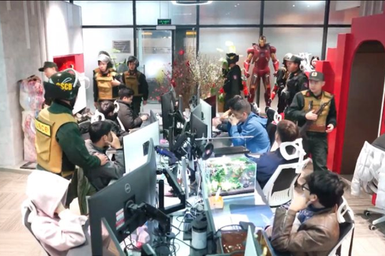 Khởi tố 2 "ông trùm" liên quan đến hệ thống "Xôi Lạc TV"