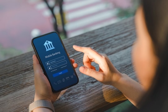 Người phụ nữ vừa giao dịch thành công 1 tỷ đồng liền báo công an, một người đàn ông ở TP Hồ Chí Minh được mời tới làm việc