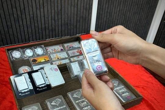 Giá bạc giảm sáng ngày 6/3