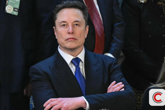 Nóng: Elon Musk bị kiện tập thể