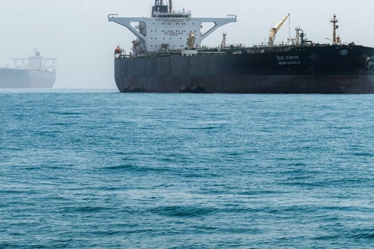 Mỹ nói ‘cho phép Ấn Độ tạm thời mua dầu Nga’, Ấn Độ lập tức tuyên bố: ‘chưa bao giờ phải xin phép ai’