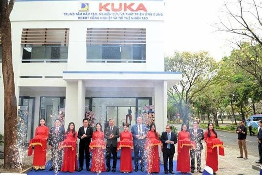 KUKA – Hãng Robot đặt nền móng hệ sinh thái Robot & AI tại miền Trung