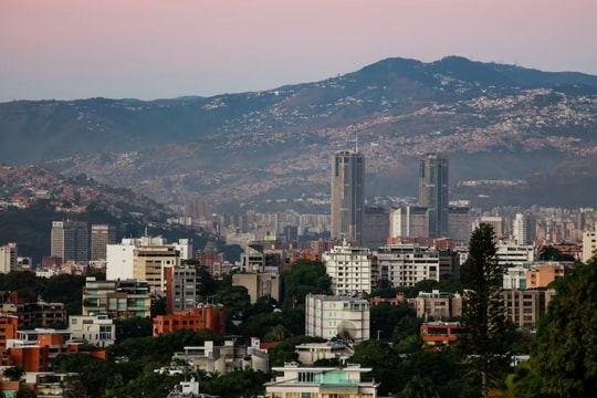 Các nhà đầu tư đổ xô đến Venezuela thời “hậu Maduro” để tìm kiếm cơ hội