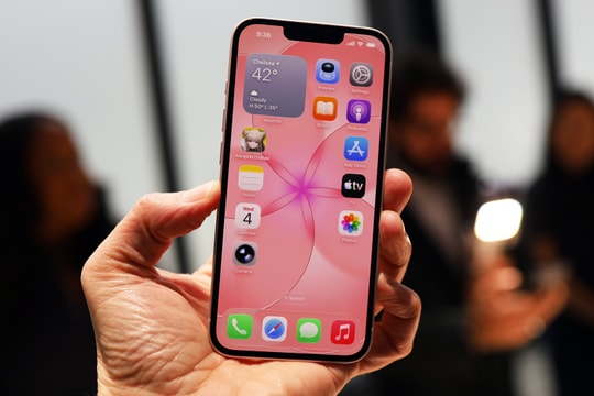 Chiếc iPhone mới lên kệ ở Việt Nam, đáng mua nhất hiện tại: Rẻ hơn iPhone 17 đến 6 triệu, chip A19, RAM 8GB