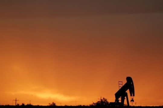 G7 vừa có động thái khẩn bảo vệ nguồn cung, giá dầu thô lập tức giảm 15 USD trong chưa đầy 2 giờ