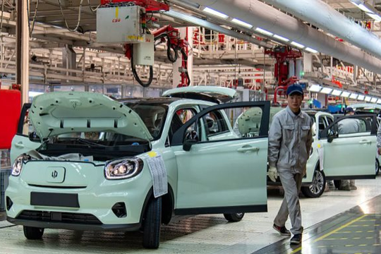 Đi ngược thế giới, Trung Quốc bá chủ xe điện nhờ tự sản xuất gần 80% linh kiện lõi, lợi nhuận lên tới 20% dù giá bán siêu rẻ