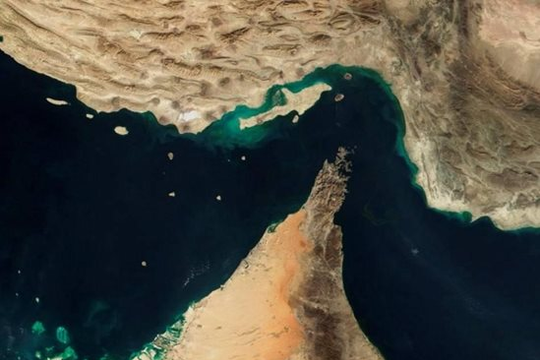 Eo biển được mệnh danh là 'yết hầu năng lượng' của thế giới: 20 triệu thùng dầu đi qua mỗi ngày, hiện 3.200 tàu đang bị mắc kẹt