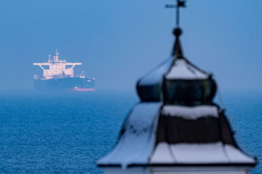 Giá dầu tăng cao, ông Putin ra thông báo: Nga sẵn sàng cung cấp dầu mỏ và khí đốt cho châu Âu với một điều kiện