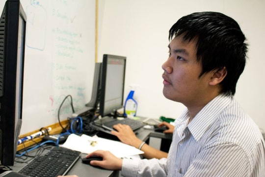 Đi làm sớm 10 phút mỗi ngày suốt 7 năm, người đàn ông kiện công ty đòi gần 80 triệu đồng tiền làm thêm giờ