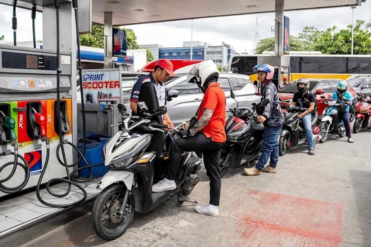 Một quốc gia Đông Nam Á vừa quyết định cho người lao động làm việc tại nhà để tiết kiệm xăng dầu 