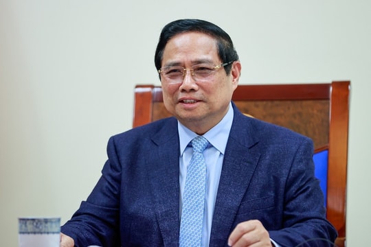 Thủ tướng điện đàm với 3 “cường quốc” dầu mỏ