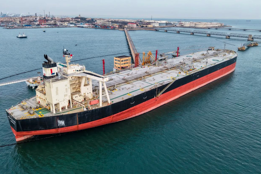 Sở hữu 1,3 tỷ thùng dầu dự trữ, láng giềng Việt Nam gần như 'miễn nhiễm' với cơn sốt giá do xung đột ở Iran