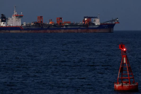 Hơn 11 triệu thùng dầu của Iran vừa đi qua eo biển Hormuz, hướng thẳng đến một quốc gia châu Á