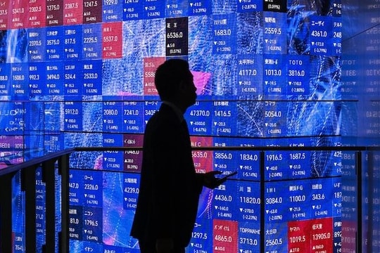 Bố bảo bán, con bảo giữ và cái kết lãi 130%: Thị trường chứng khoán 14.000 tỷ USD của Trung Quốc rung chuyển vì Gen Z nghe lời AI và Chatbot