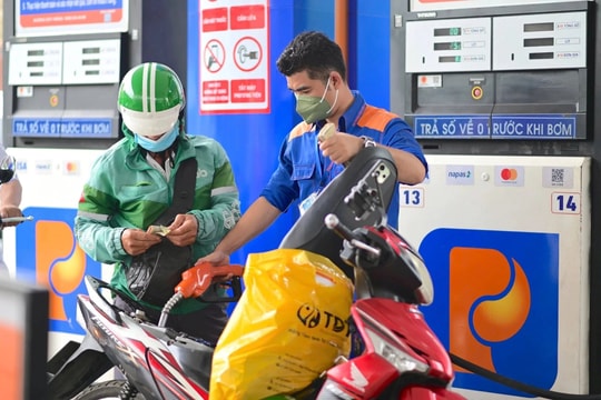 Điều chỉnh trong đêm, giá xăng dầu hiện ra sao?