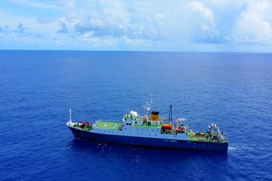 Phát hiện 10 tàu Trung Quốc chở thiết bị đặc biệt, hoạt động liên tục, thực hiện nhiệm vụ quan trọng