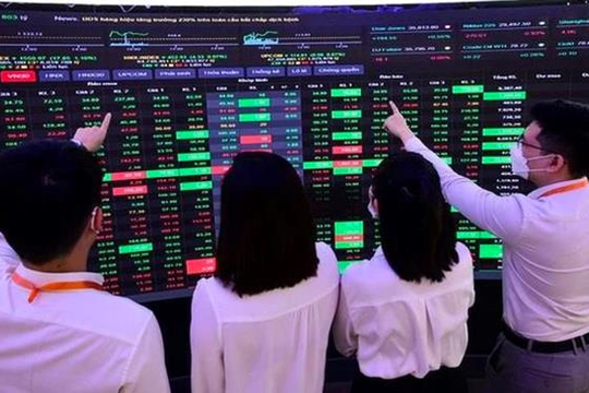 Hàng tỷ USD chờ đổ vào chứng khoán Việt Nam, CTCK chỉ ra 28 cổ phiếu đáng chú ý