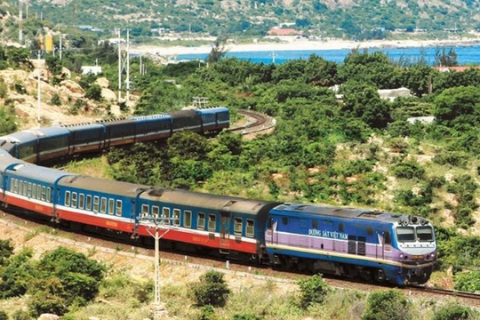 Đường sắt giảm giá vé và cước vận chuyển từ 13/3